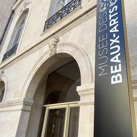 Le Rousseau - & En Hypercentre Daire