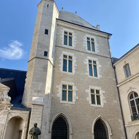 Le Rousseau - & En Hypercentre *