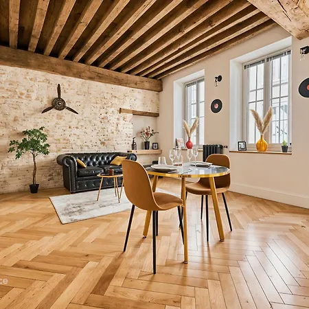 Le Rousseau - & En Hypercentre Digione